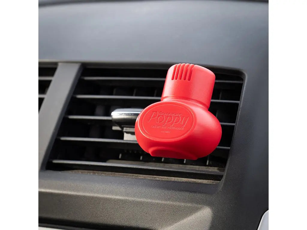 Poppy Grace Mate EVA Cherry clip bevestigd op ventilatierooster