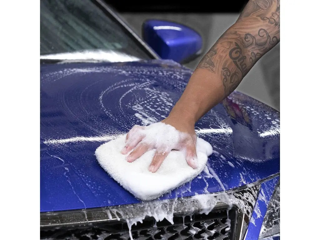 Meguiar's Hybrid Ceramic Wash & Wax 1,42 Liter wassen op auto