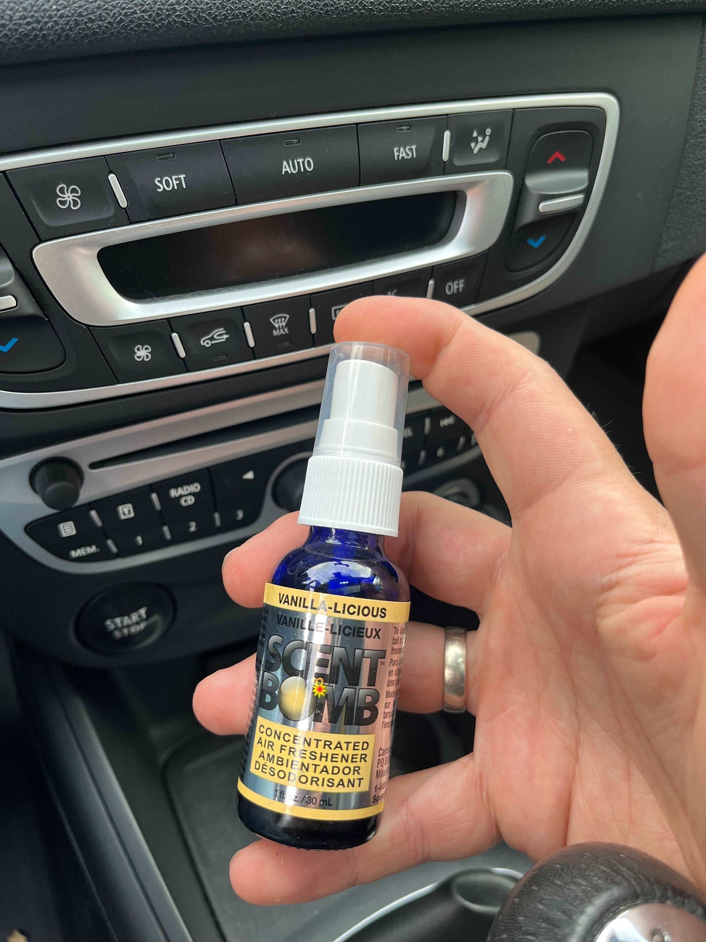 Scent Bomb Auto Parfum Spray - Vanille Licious